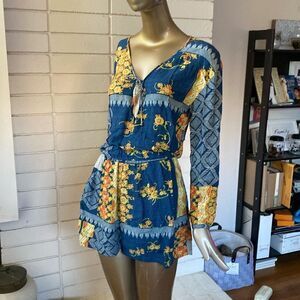 Tiger Lily Size 6 Katha Dress Heritage Blue Boho blue elastic waist long sleeve